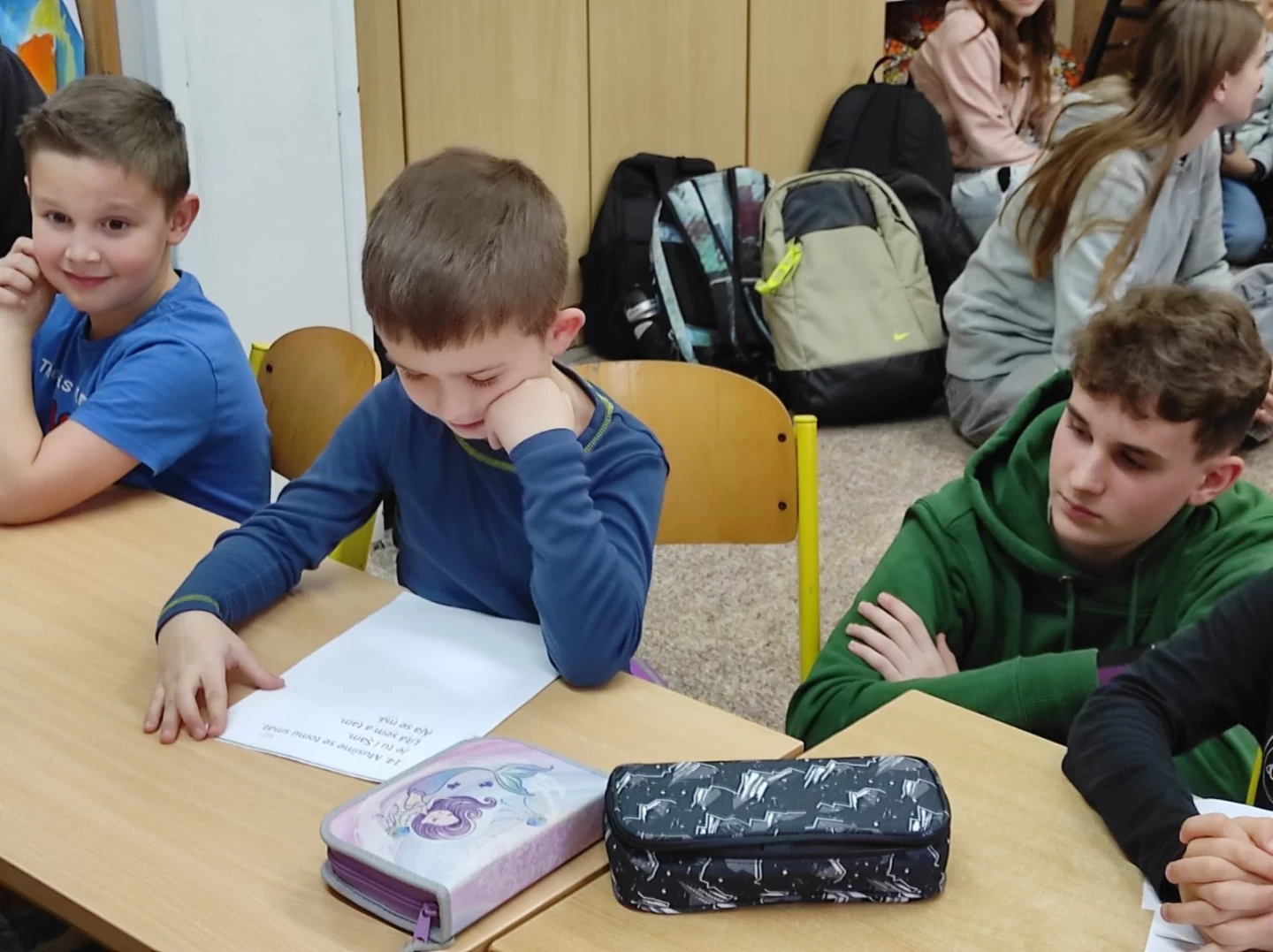Deváťáci a prvňáci: Společná hodina českého jazyka